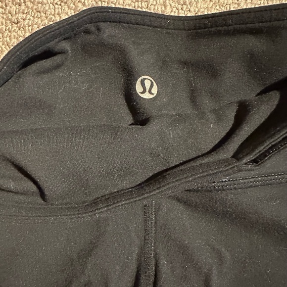 Lululemon shorts - Picture 4 of 6